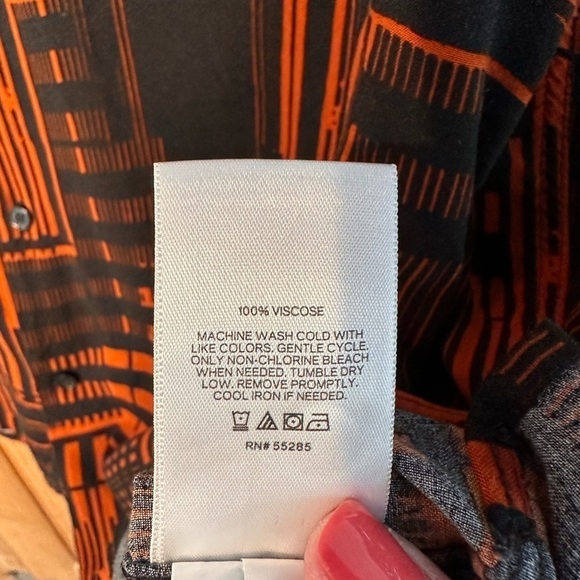 Express Short Sleeve Fun Geometric Patterned Shirt Size XL - Picture 4 of 5